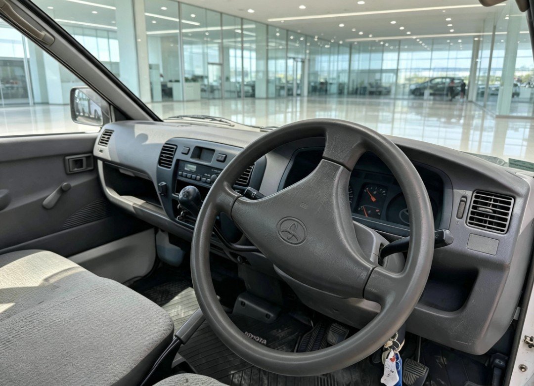 Truck image 12