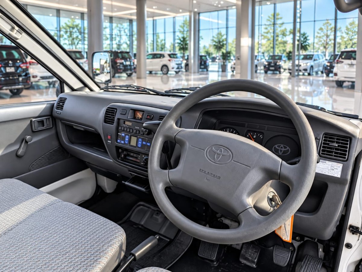 Truck image 10