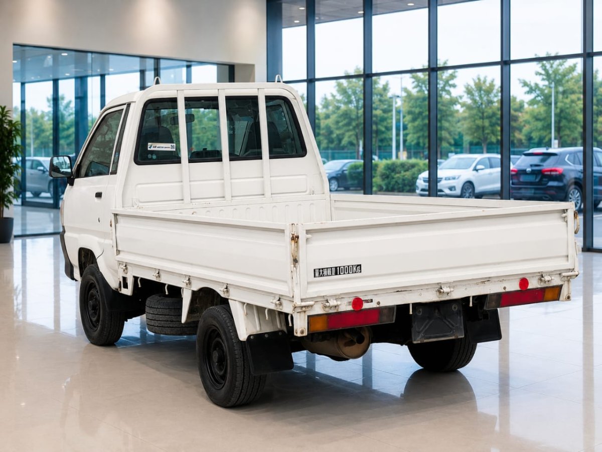 Truck image 9