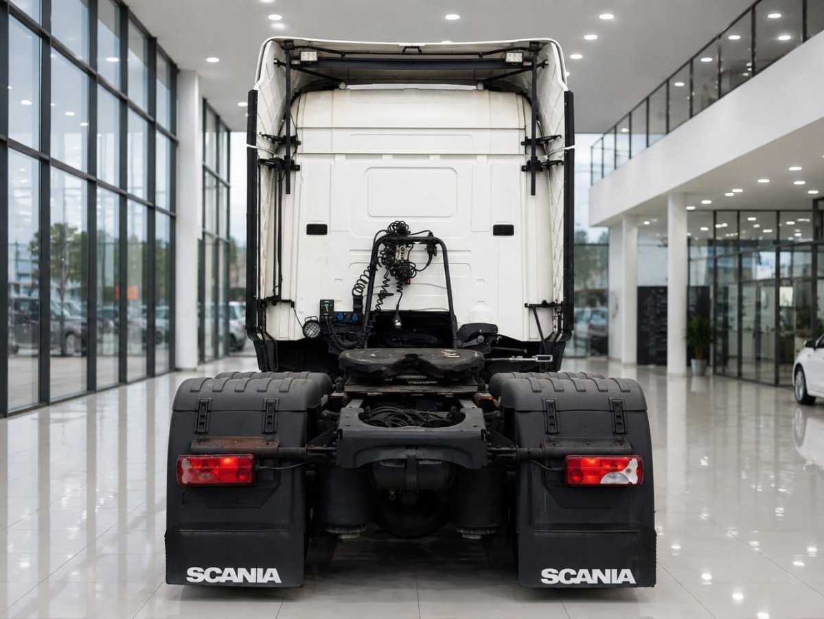 Truck image 11