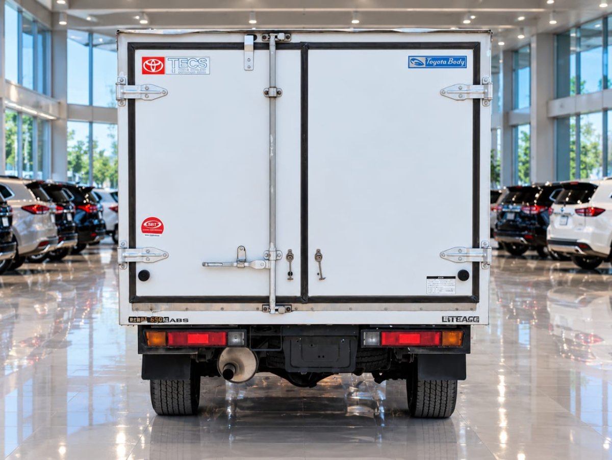 Truck image 7