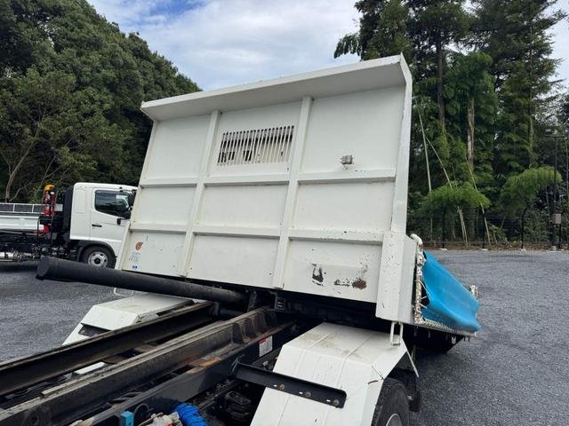 Truck image 11