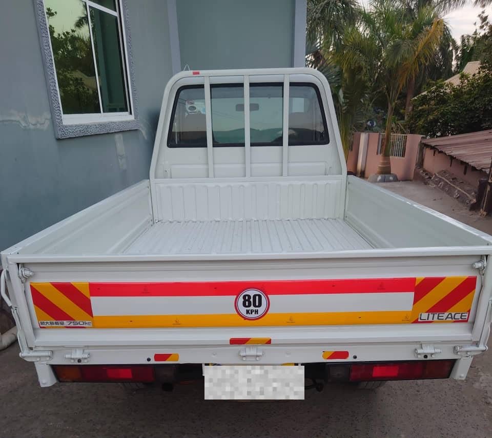 2000 Toyota LITEACE TRUCK