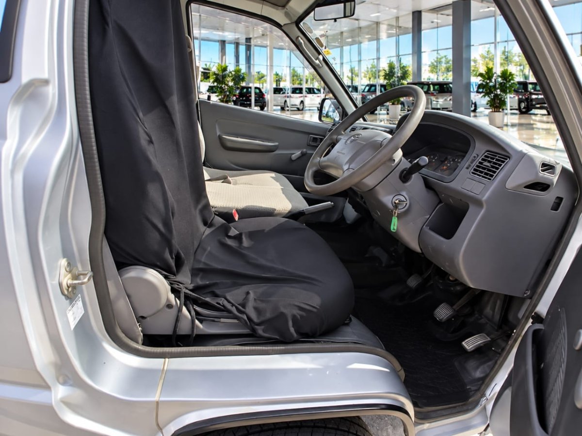 Truck image 9