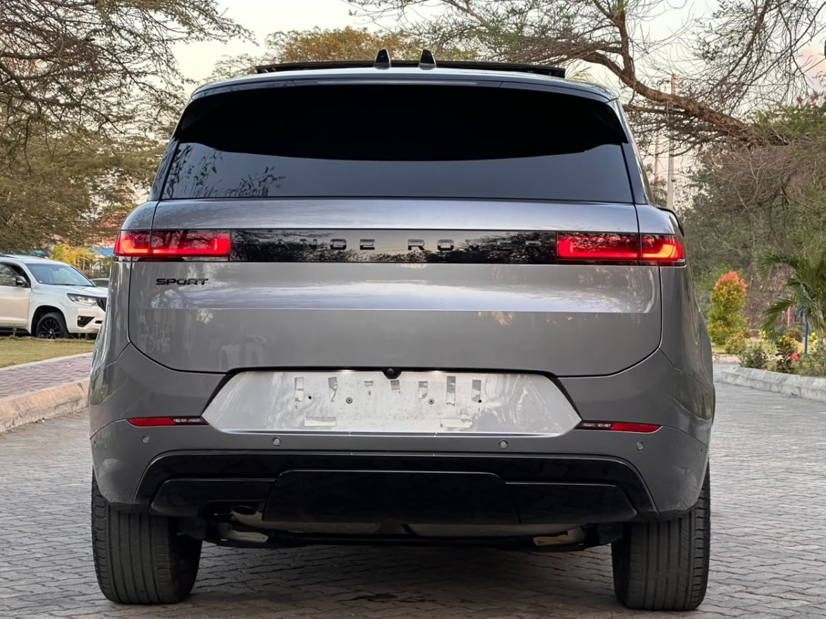 2025 Land Rover Range Rover Sport