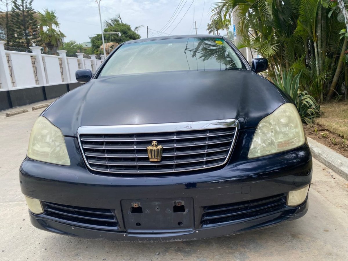 2004 Toyota Crown