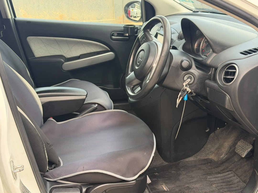 2013 Mazda DEMIO