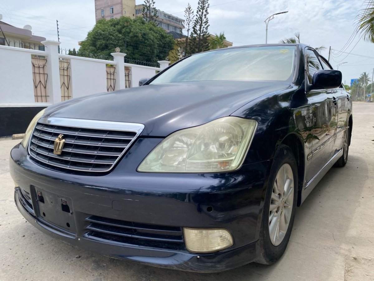 2004 Toyota Crown