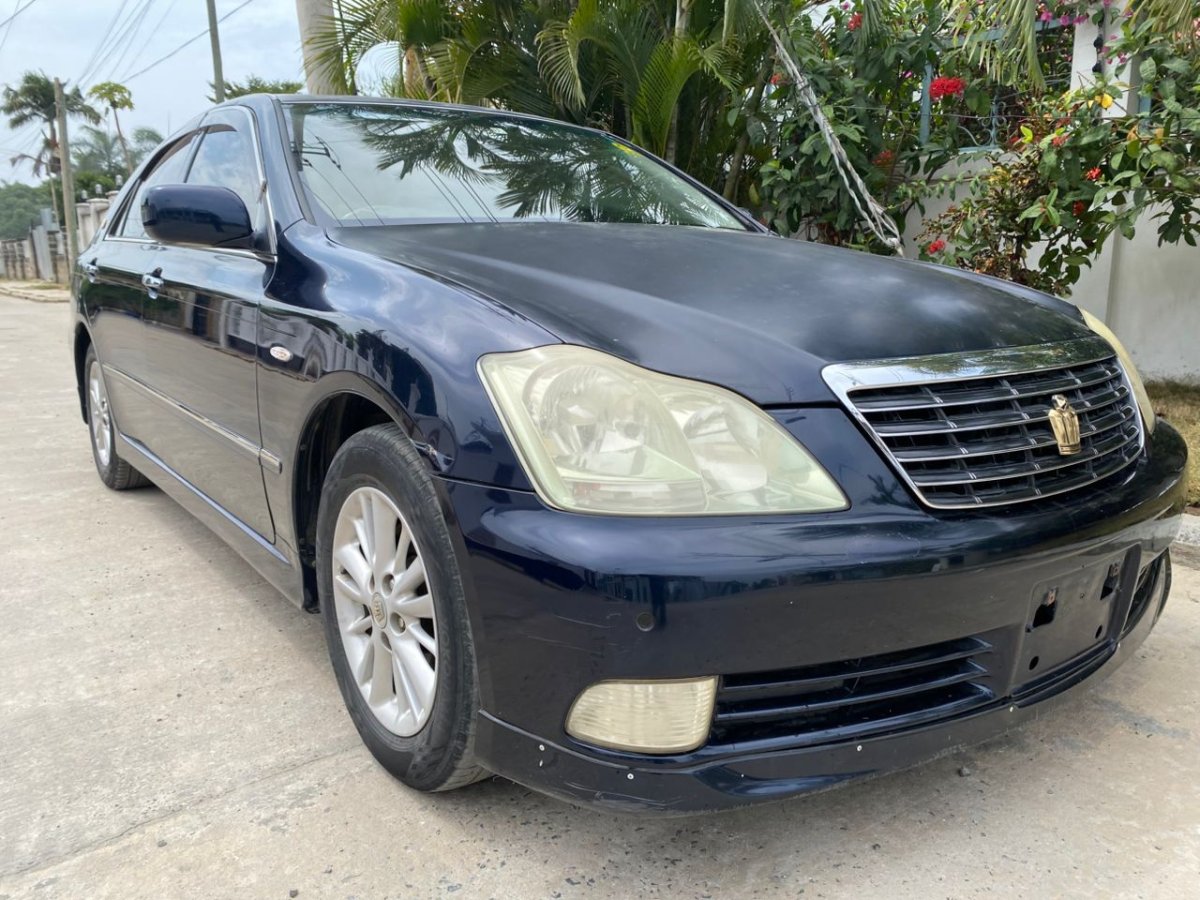 2004 Toyota Crown