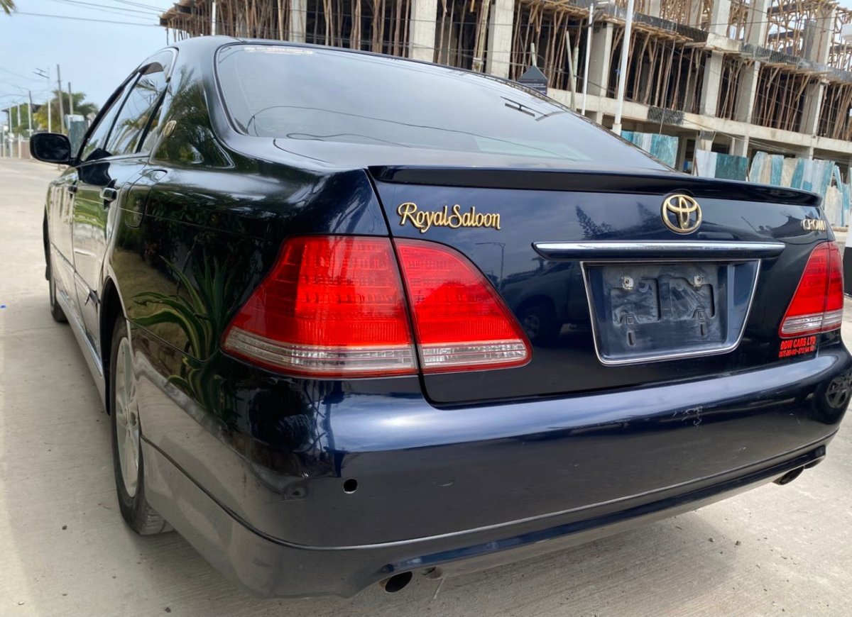 2004 Toyota Crown