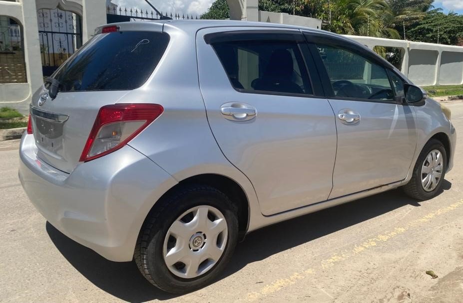 2006 Toyota Vitz