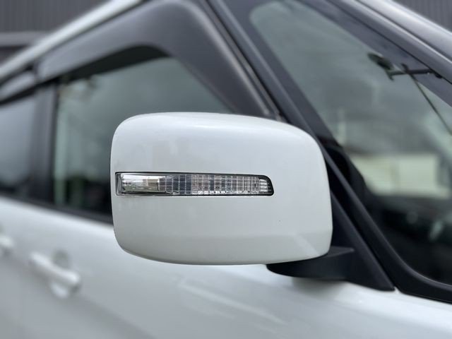 2016 Mitsubishi DELICA D:2