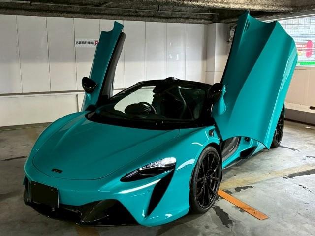 2024 McLaren Artura