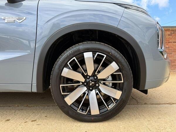 2026 Mitsubishi Outlander PHEV