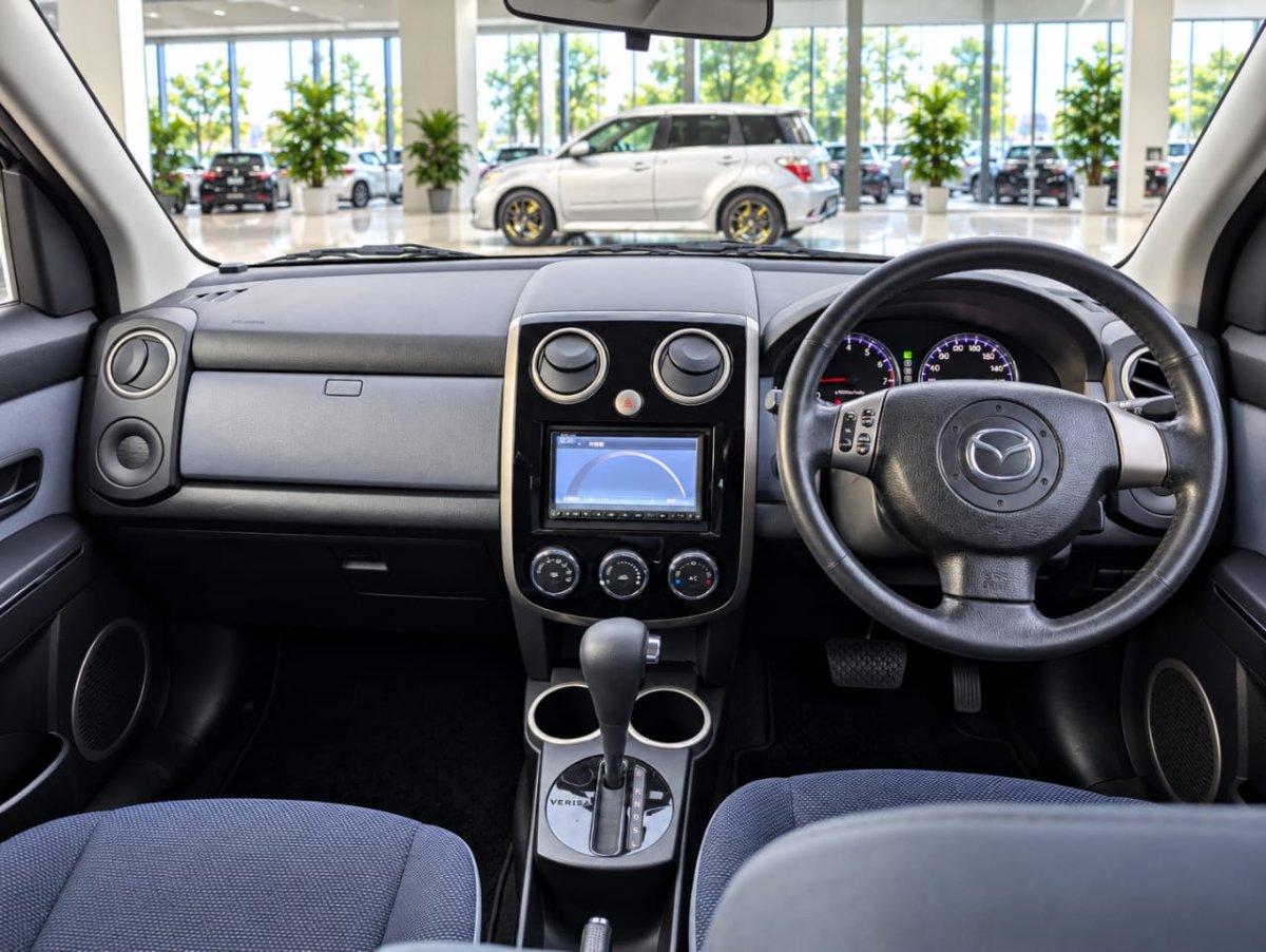 2009 Mazda Verisa