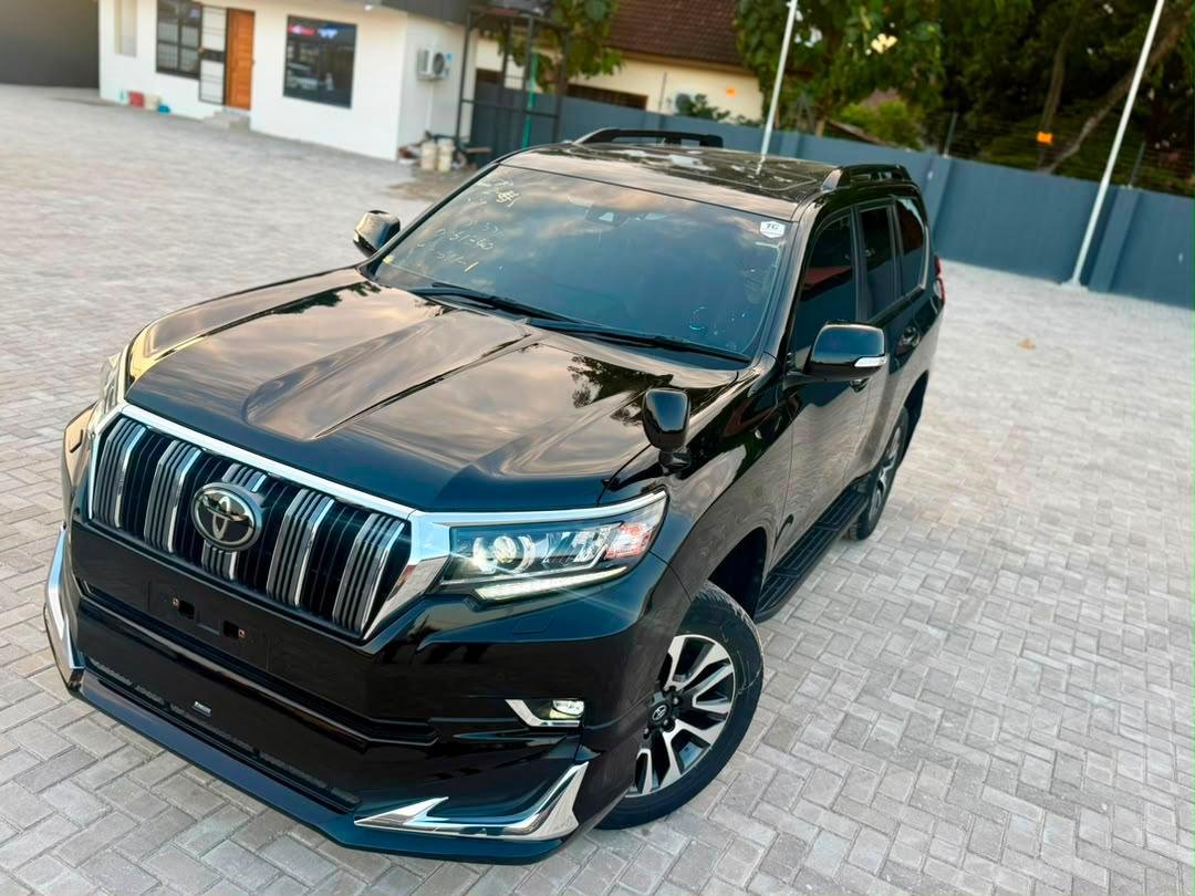 2023 Toyota LAND CRUISER PRADO