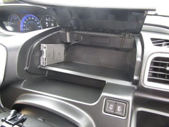 2017 Mitsubishi DELICA D:2