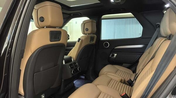 2026 Land Rover Discovery