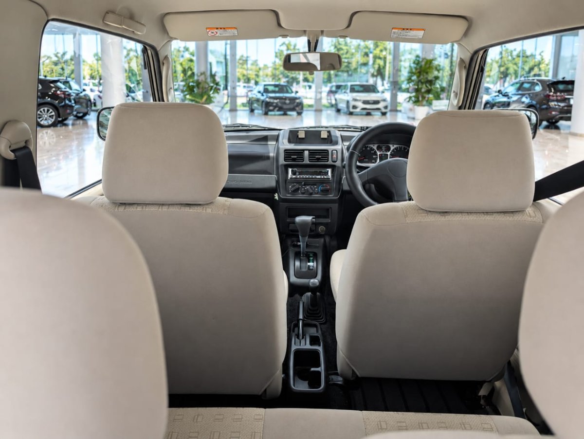 2004 Mitsubishi PAJERO MINI