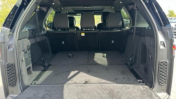 2026 Land Rover Discovery