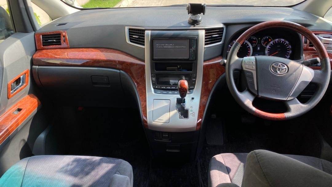 2010 Toyota VELLFIRE