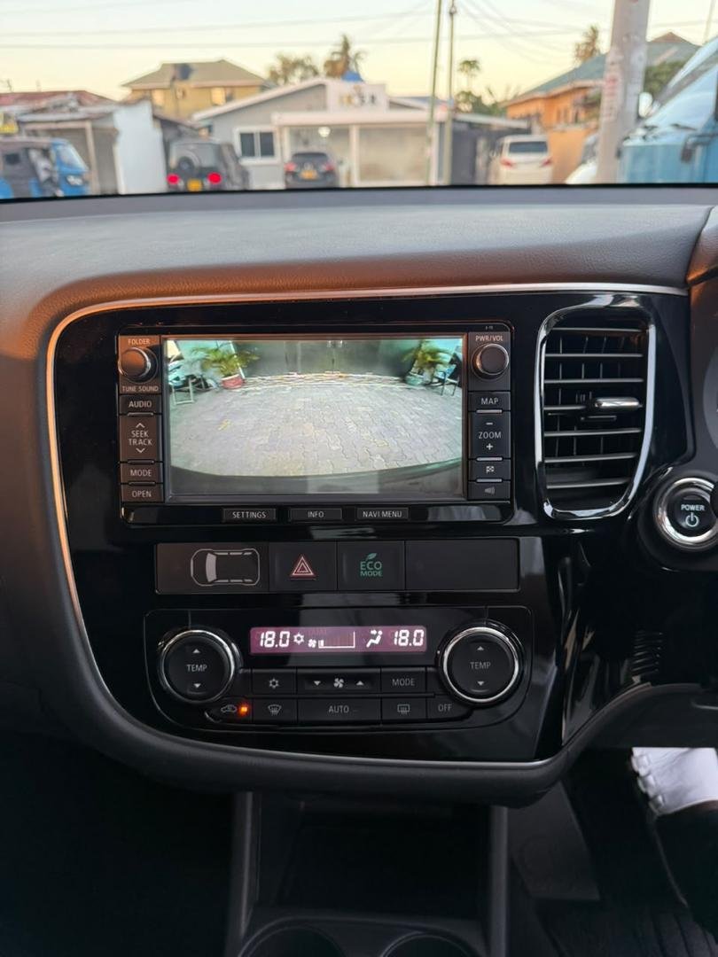 2014 Mitsubishi Outlander PHEV