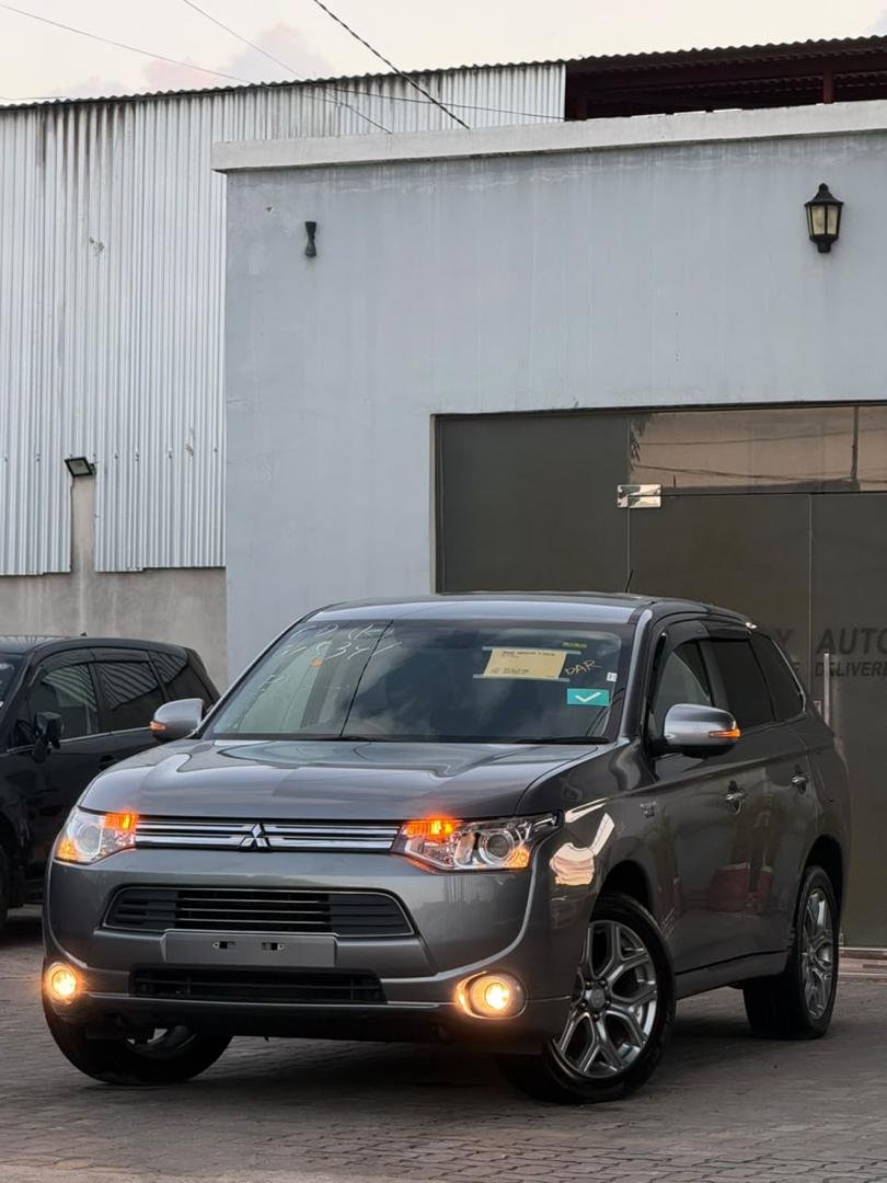2014 Mitsubishi Outlander PHEV