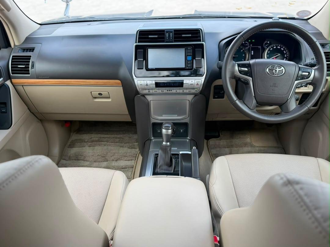 2023 Toyota LAND CRUISER PRADO