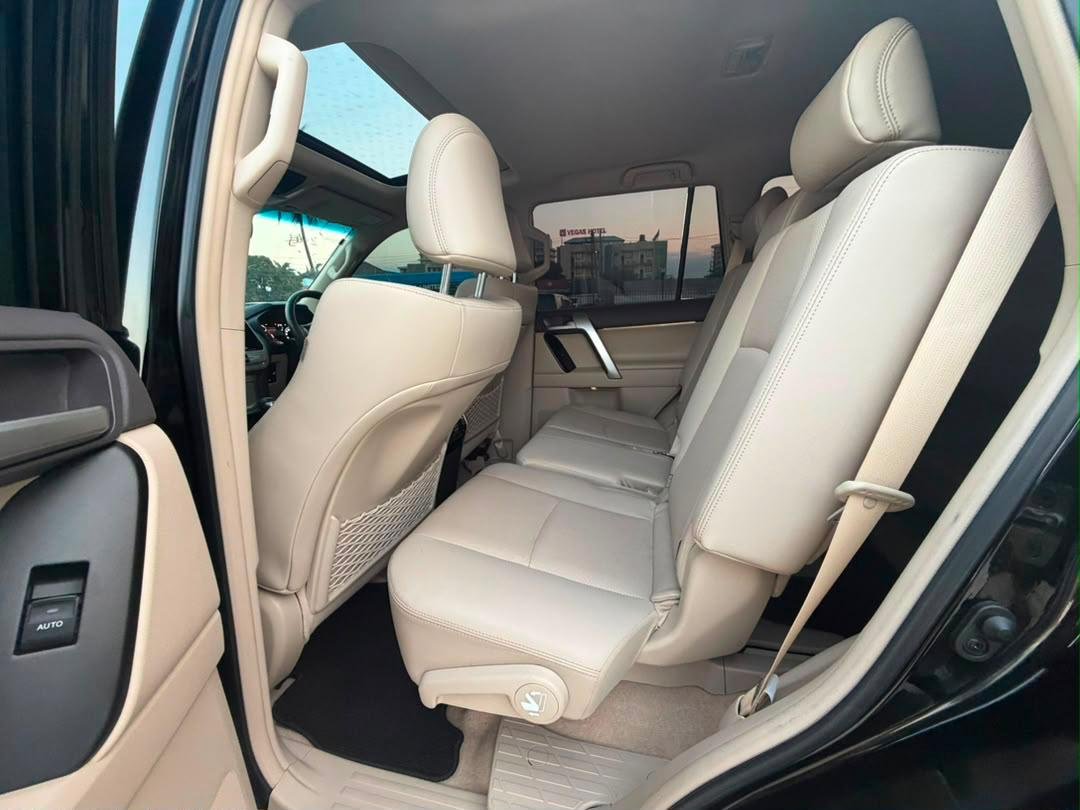2023 Toyota LAND CRUISER PRADO