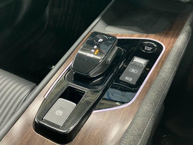2022 Nissan AURA