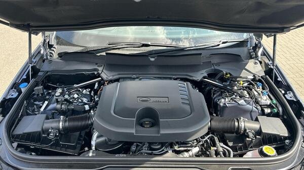 2026 Land Rover Discovery