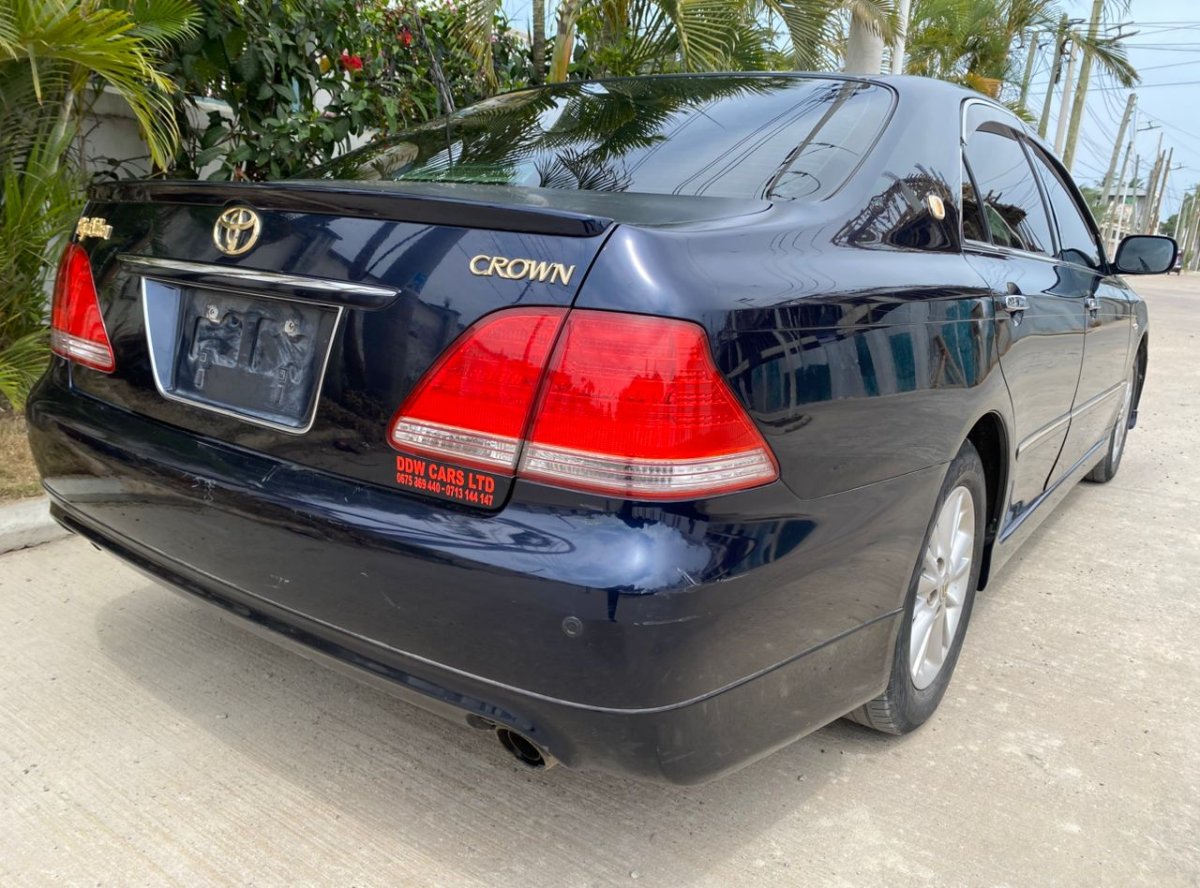 2004 Toyota Crown