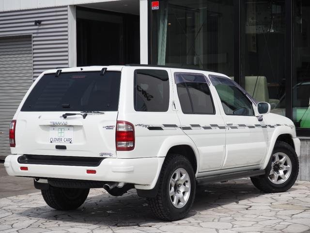 2000 Nissan TERRANO