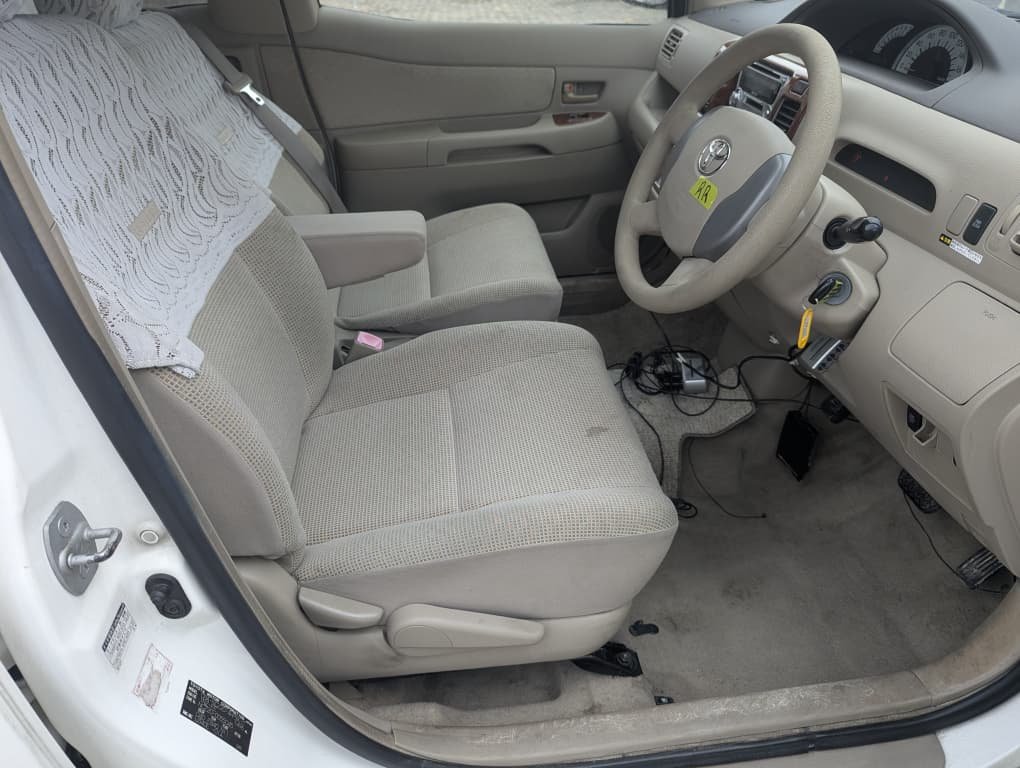 2004 Toyota RAUM
