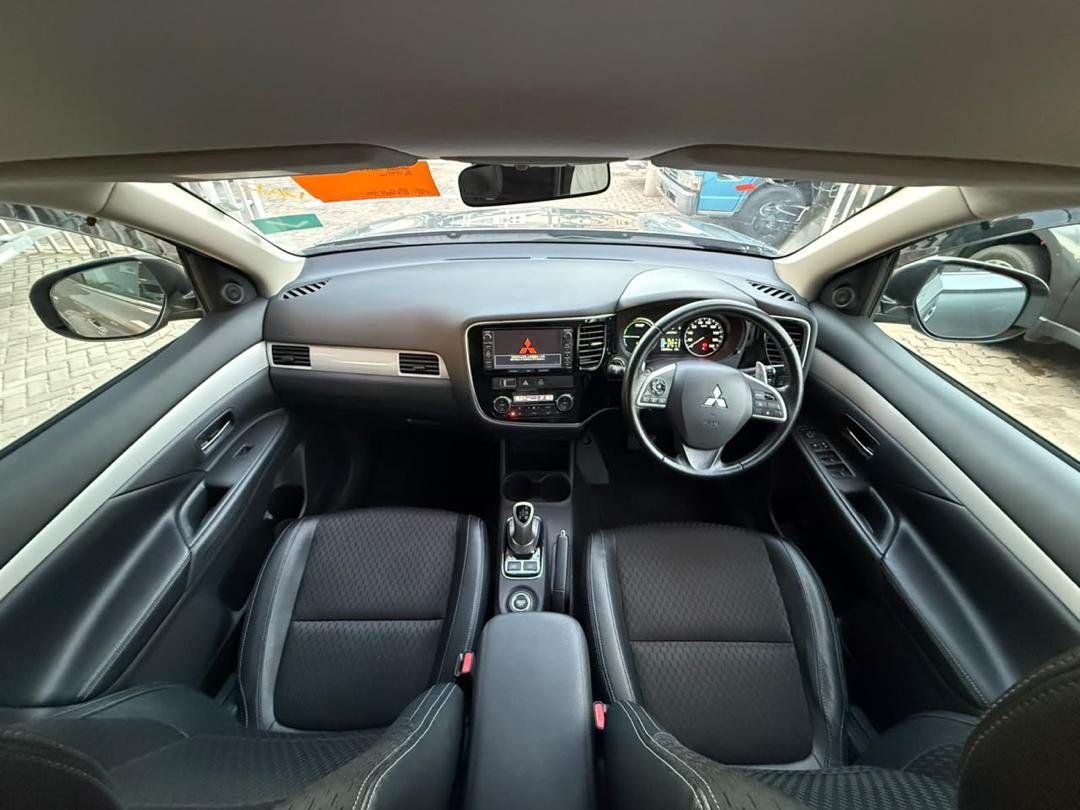 2014 Mitsubishi Outlander PHEV
