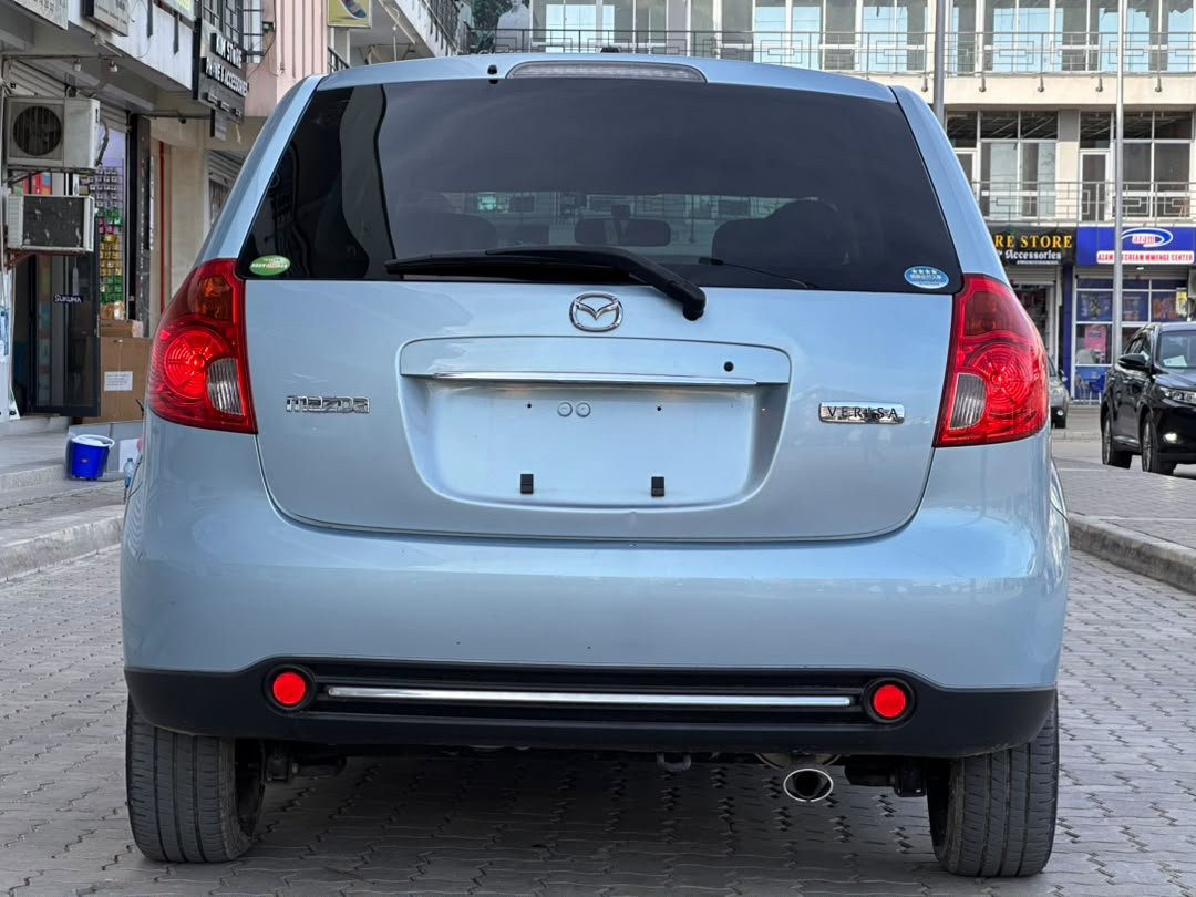 2009 Mazda Verisa