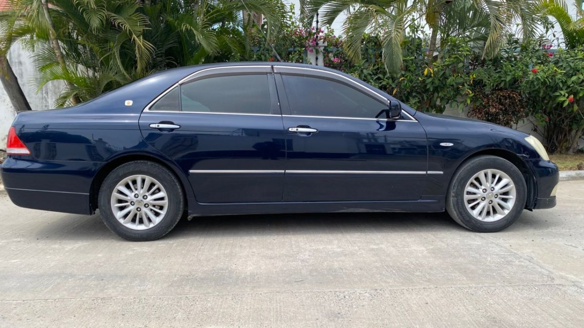 2004 Toyota Crown