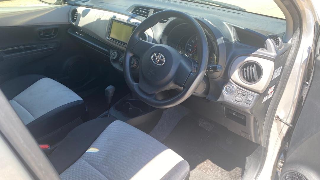 2006 Toyota Vitz