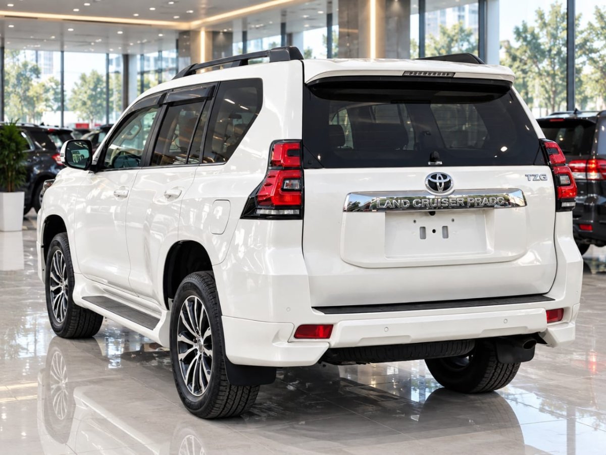 2021 Toyota LAND CRUISER PRADO