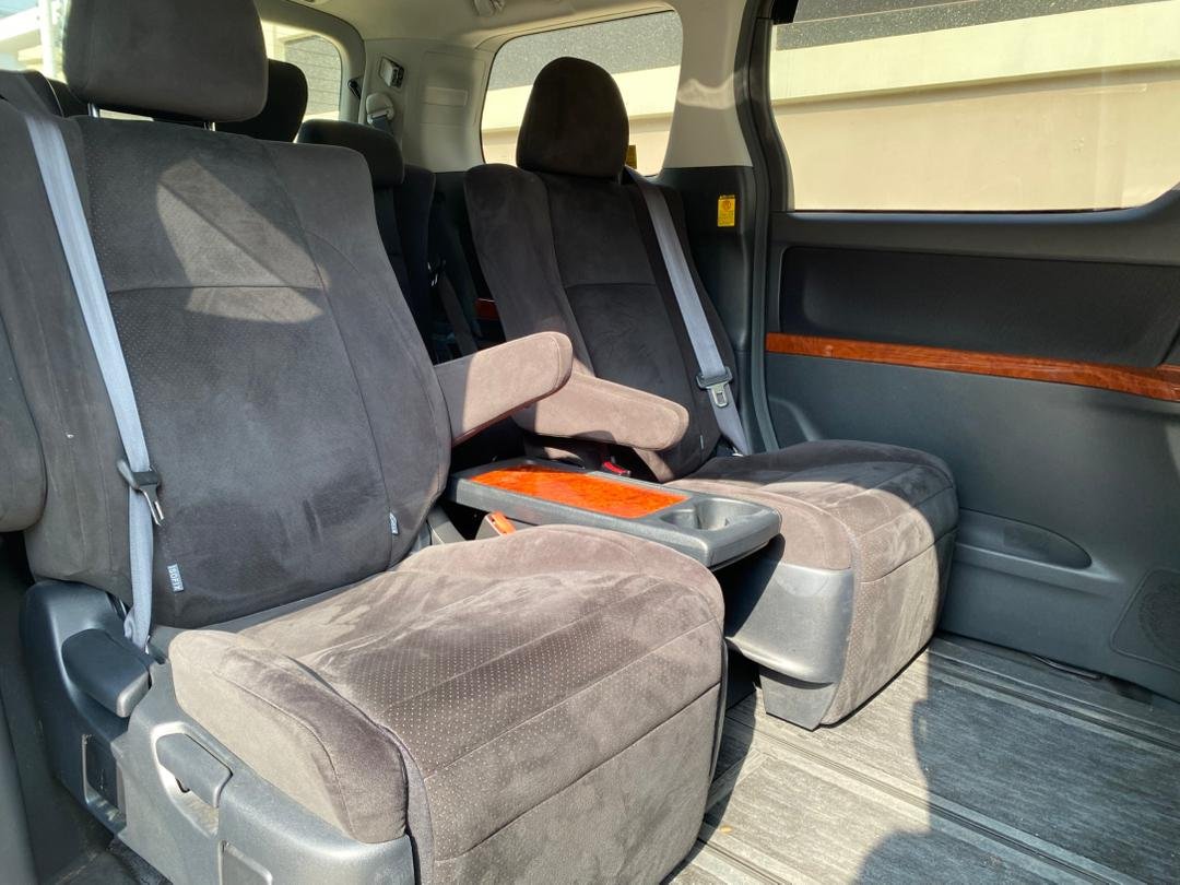 2010 Toyota VELLFIRE