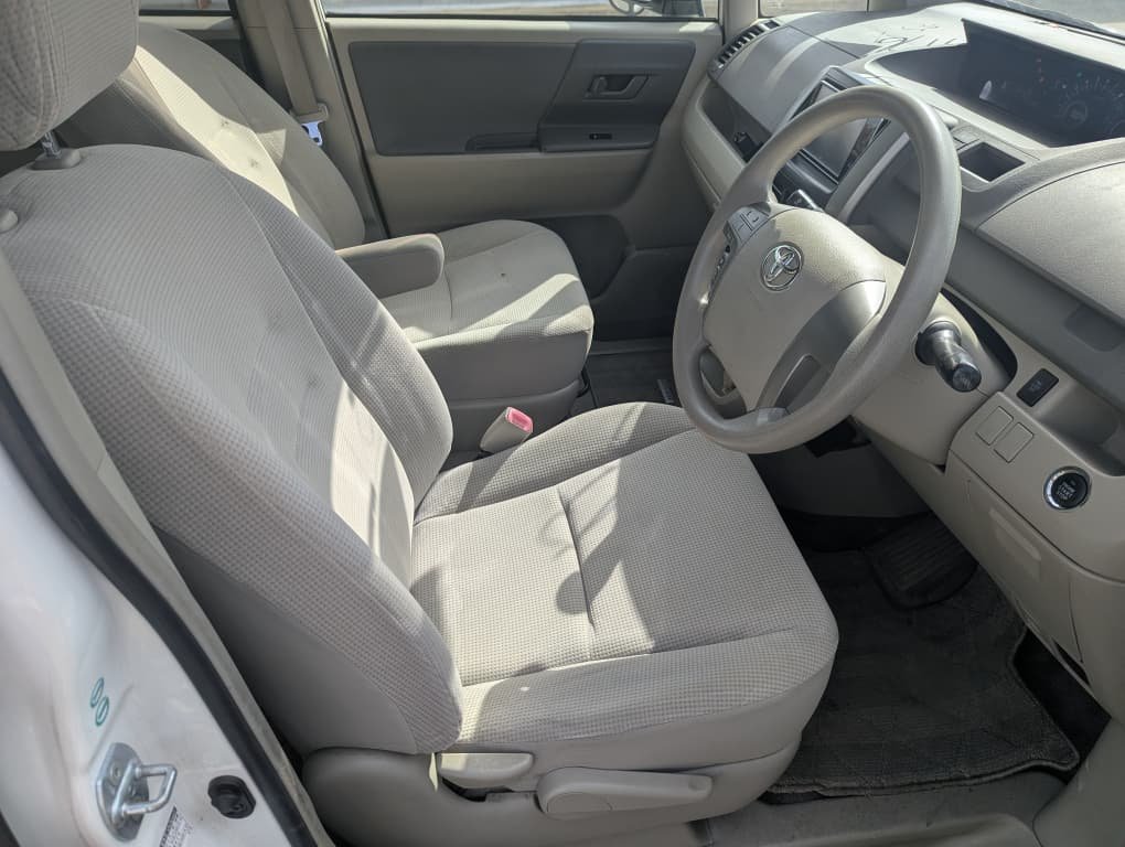 2009 Toyota Noah
