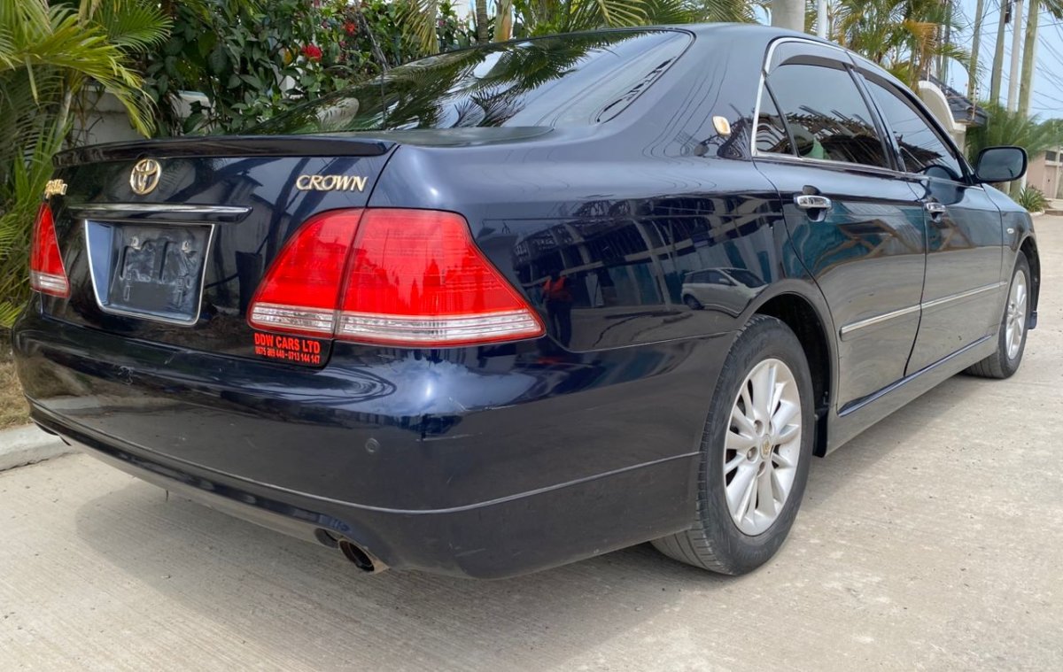 2004 Toyota Crown