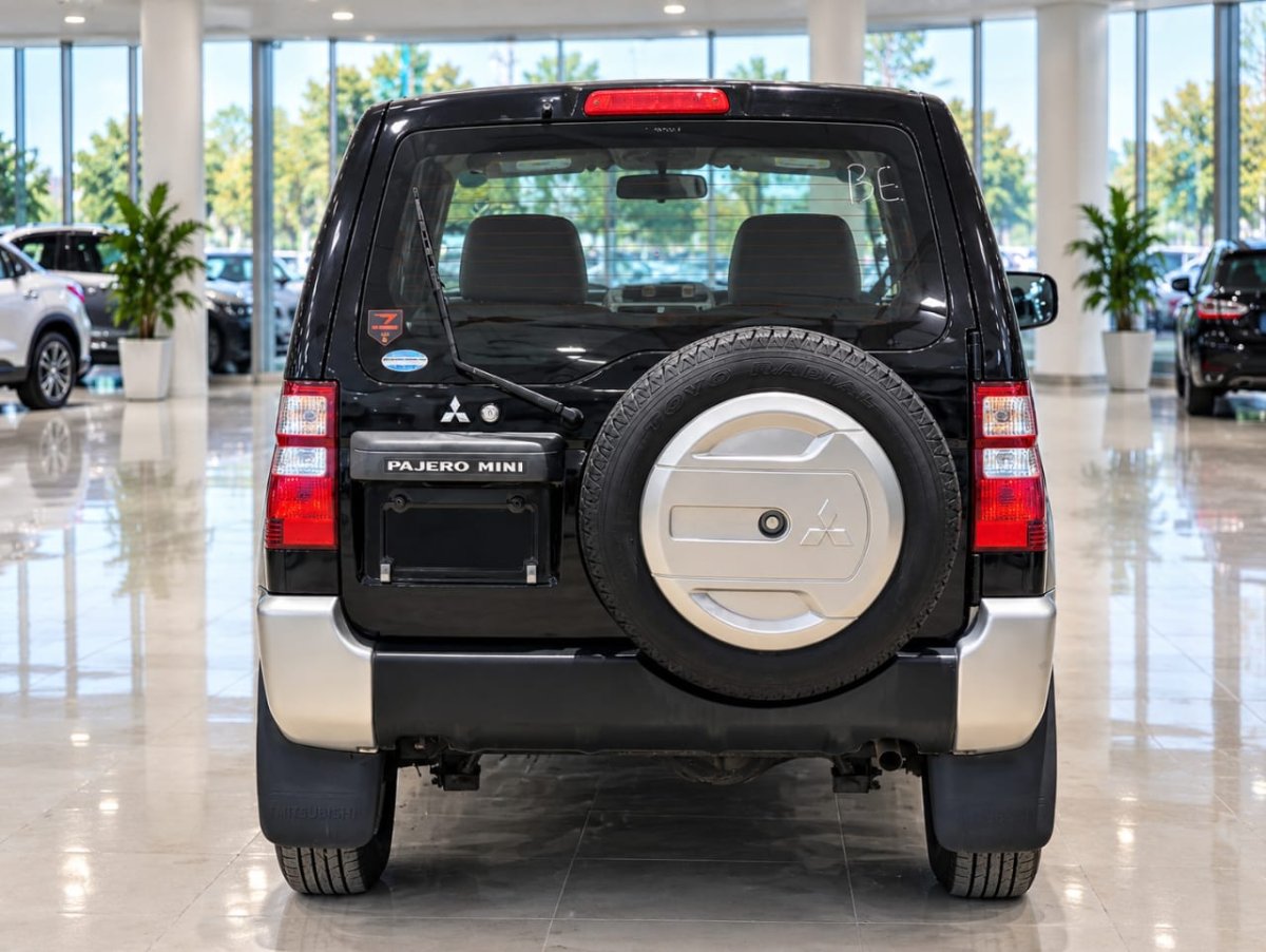 2004 Mitsubishi PAJERO MINI