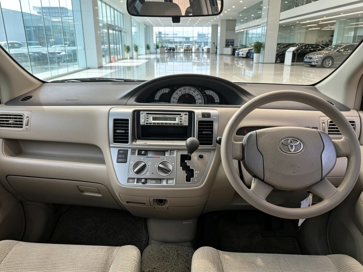 2003 Toyota Noah