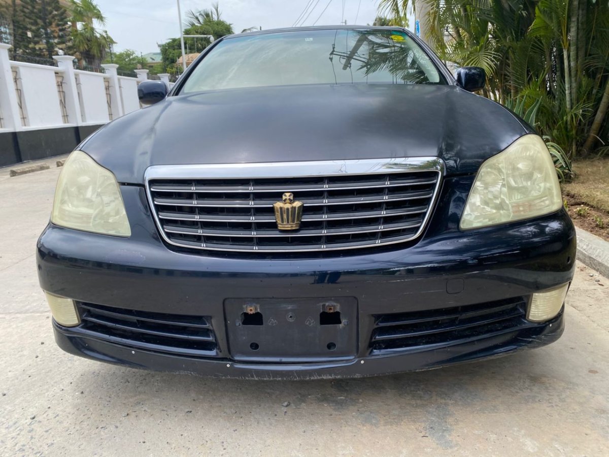 2004 Toyota Crown