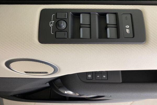 2026 Land Rover Discovery