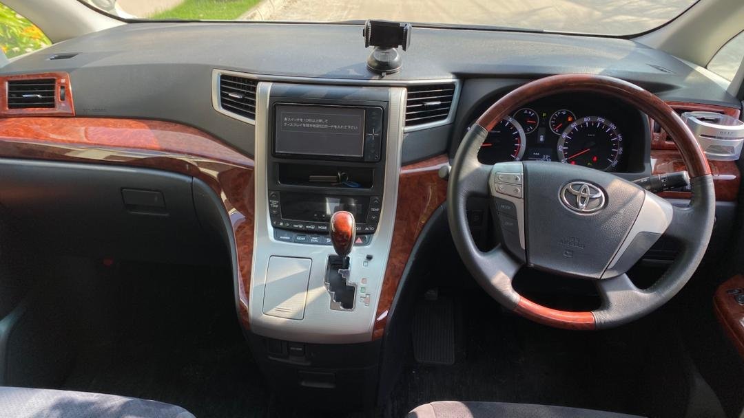 2010 Toyota VELLFIRE