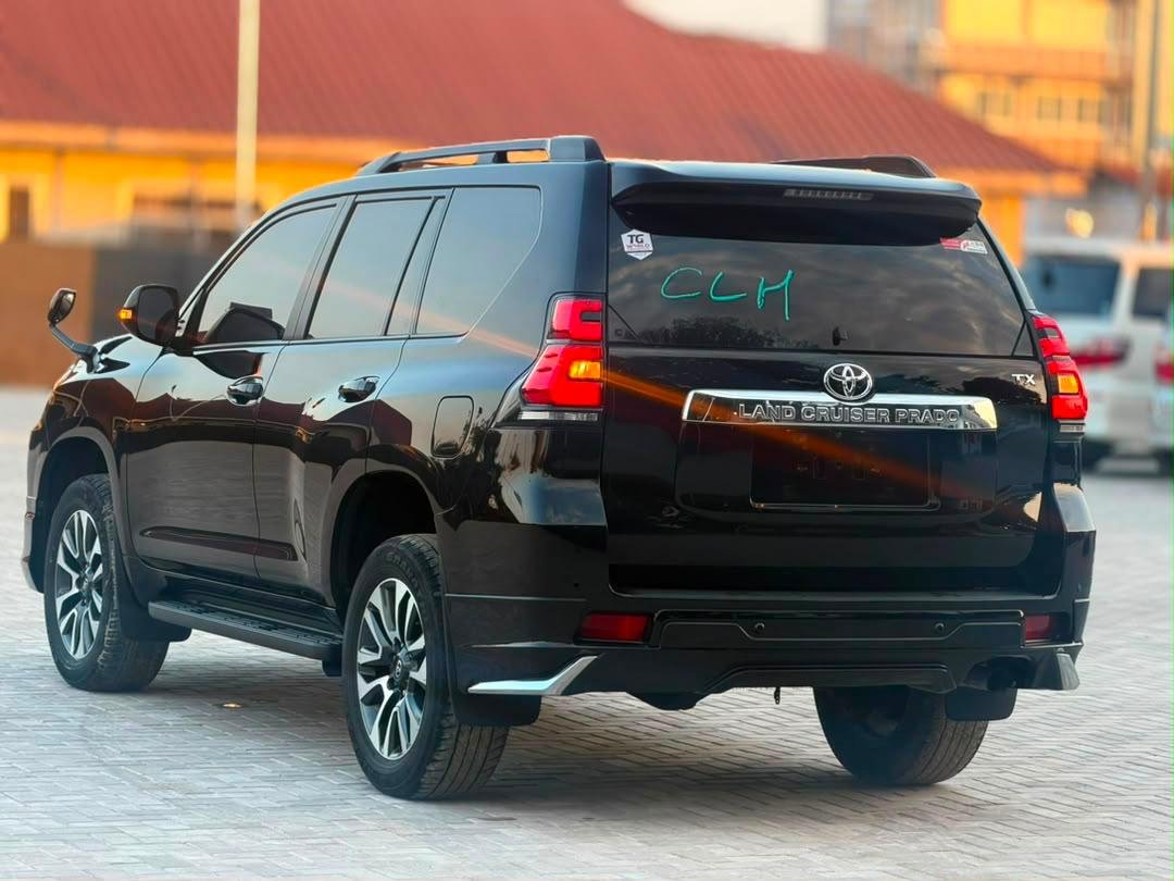 2023 Toyota LAND CRUISER PRADO