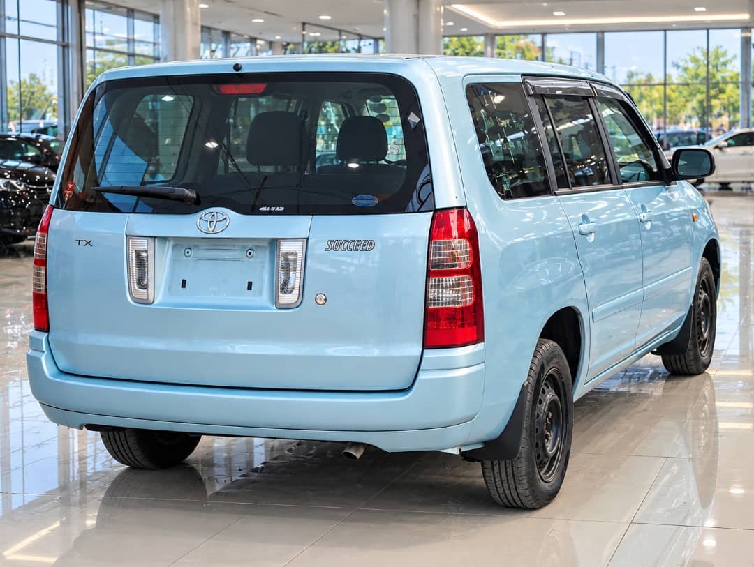 2003 Toyota SUCCEED
