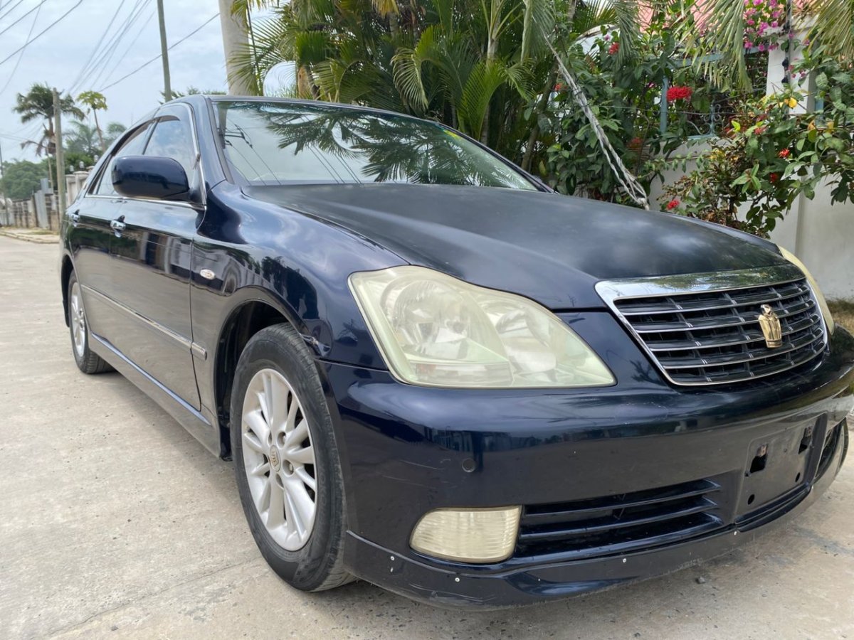 2004 Toyota Crown